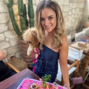 Meet your Posher, Ellie